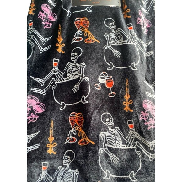 Eat Drink and Be Scary Halloween Skeleton Throw Blanket 60x70 Black Cozy Soft - Picture 2 of 4